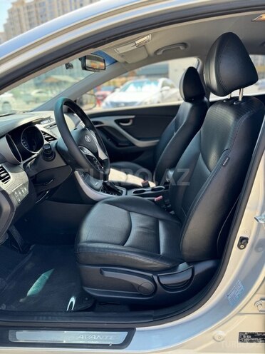 Hyundai Avante 2015, 136,250 km - 1.6 л - Bakı