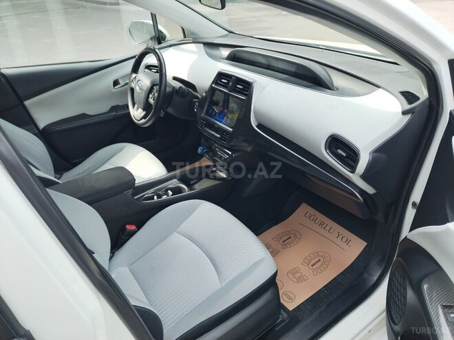 Toyota Prius 2018, 124,000 km - 1.8 l - Sumqayıt