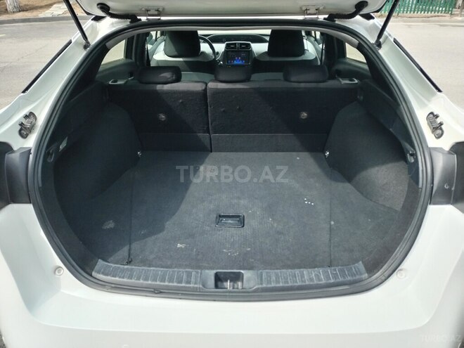 Toyota Prius 2018, 124,000 km - 1.8 l - Sumqayıt