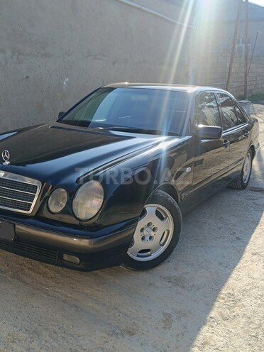 Mercedes E 240 1999, 364,000 km - 2.4 l - Bakı
