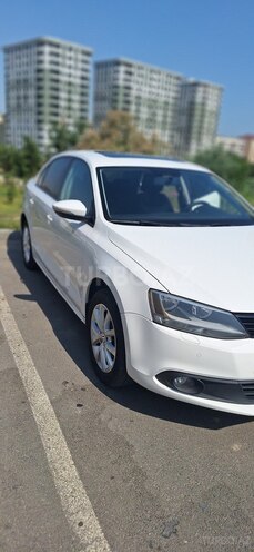 Volkswagen Jetta-10