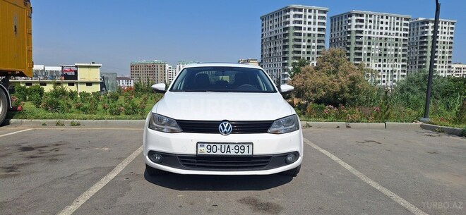 Volkswagen Jetta-1