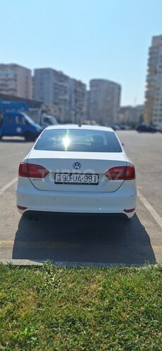 Volkswagen Jetta-4