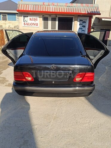 Mercedes E 240 1999, 364,000 km - 2.4 l - Bakı