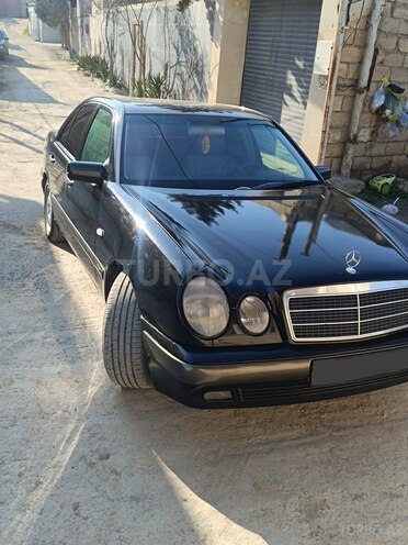 Mercedes E 240 1999, 364,000 km - 2.4 l - Bakı
