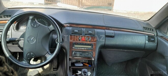 Mercedes E 250 1999, 563,000 km - 2.5 l - Kürdəmir