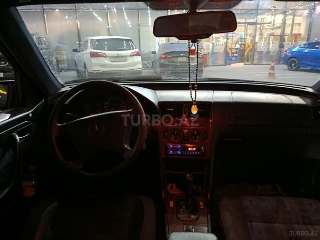 Mercedes C 200 1997, 123,400 km - 2.0 l - Bakı