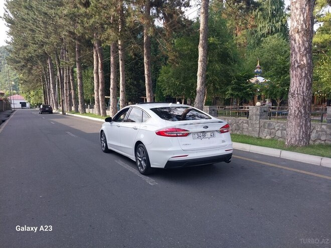 Ford Fusion (North America) 2019, 248,037 km - 1.5 l - Qax