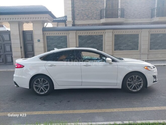 Ford Fusion (North America) 2019, 248,037 km - 1.5 l - Qax