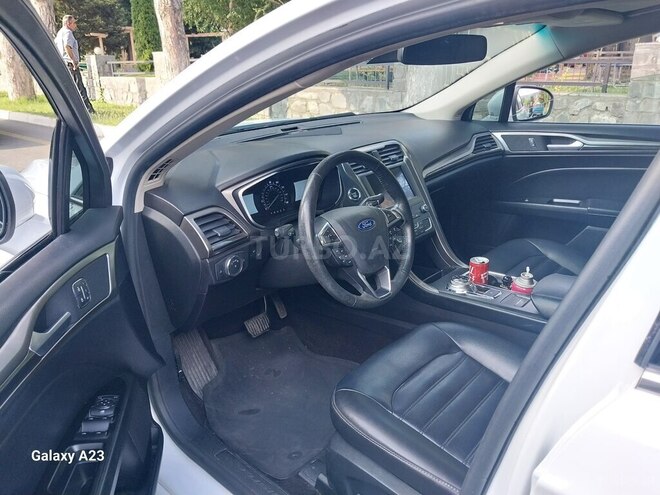 Ford Fusion (North America) 2019, 248,037 km - 1.5 l - Qax