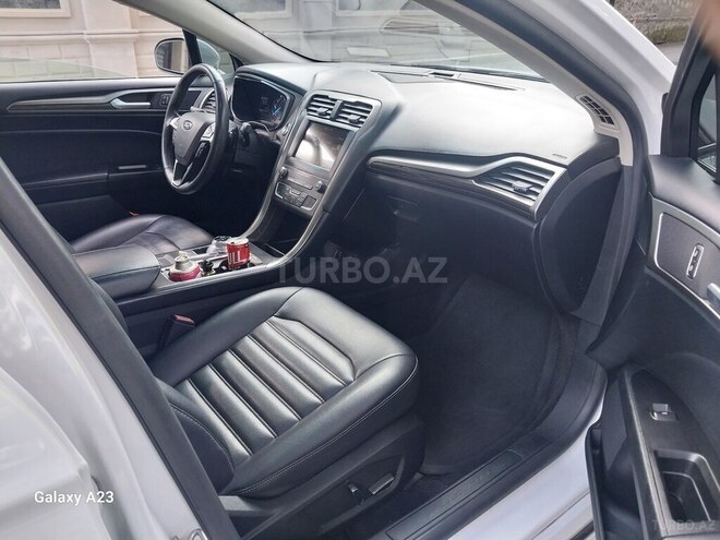 Ford Fusion (North America) 2019, 248,037 km - 1.5 l - Qax