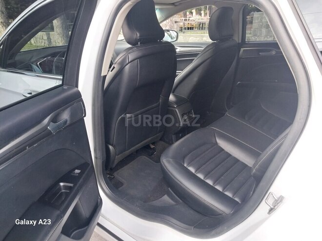 Ford Fusion (North America) 2019, 248,037 km - 1.5 l - Qax