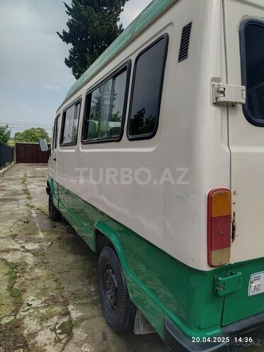 Mercedes 208 D 1995, 150,000 km - 2.3 л - Lənkəran