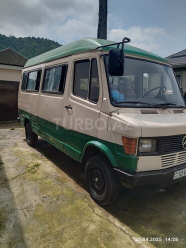 Mercedes 208 D 1995, 150,000 km - 2.3 л - Lənkəran