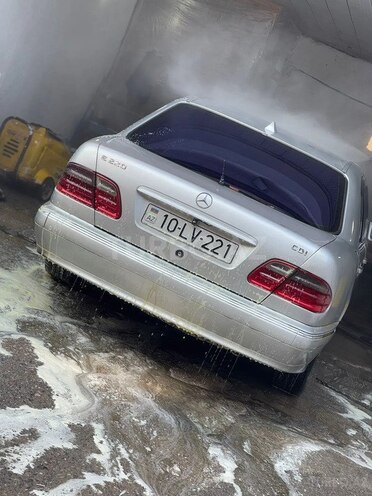 Mercedes E 220 d 2000, 588,000 km - 2.2 l - Bakı