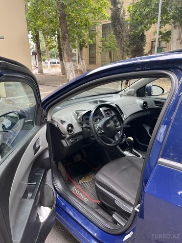 Chevrolet Aveo-10