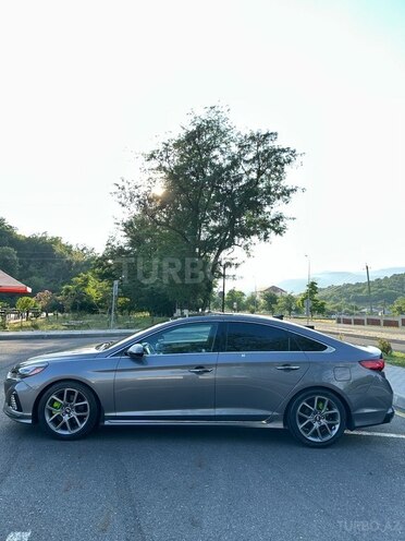 Hyundai Sonata-17