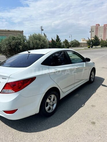 Hyundai Accent 2014, 135,600 km - 1.4 л - Bakı