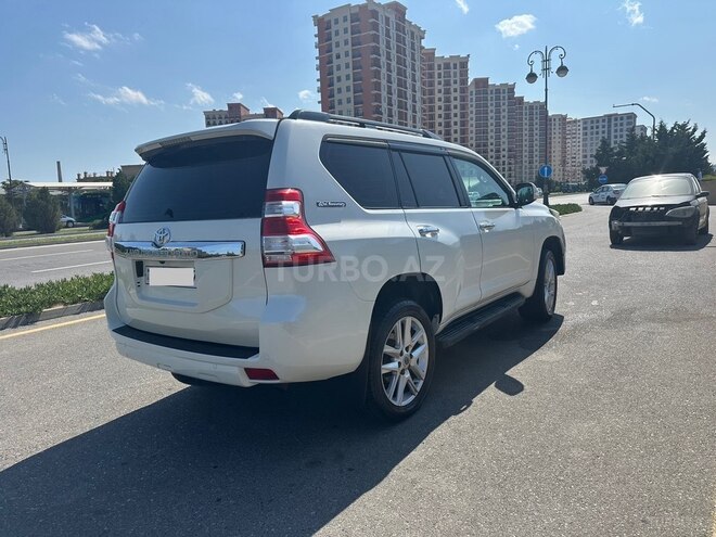 Toyota Land Cruiser Prado-4