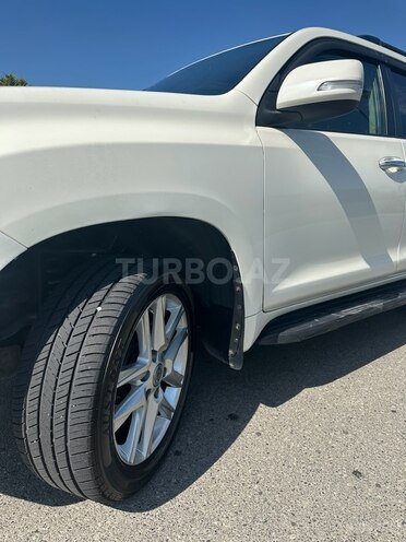 Toyota Land Cruiser Prado-8