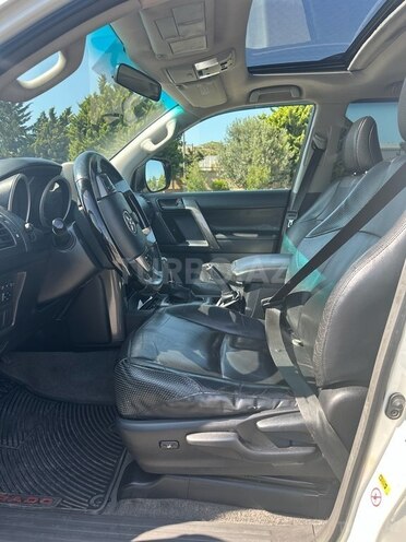 Toyota Land Cruiser Prado-9