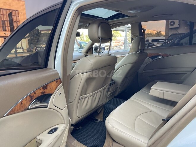 Mercedes E 280-10