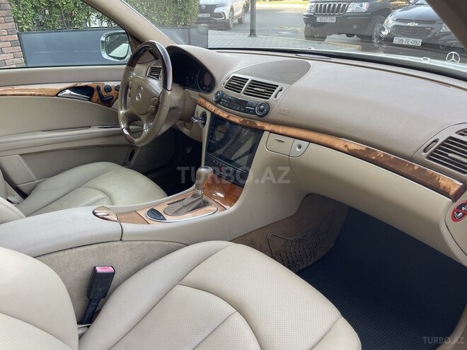 Mercedes E 280-6