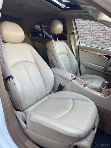 Mercedes E 280-5