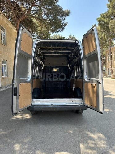 Ford Transit-5