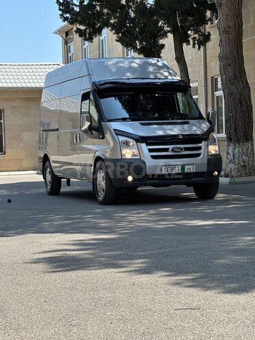 Ford Transit-2
