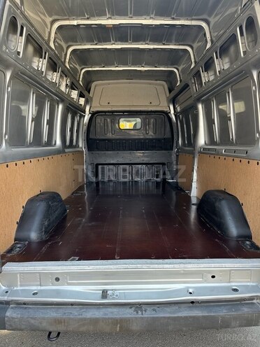 Ford Transit-6