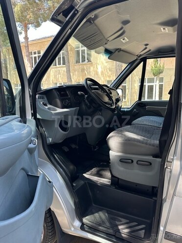 Ford Transit-14