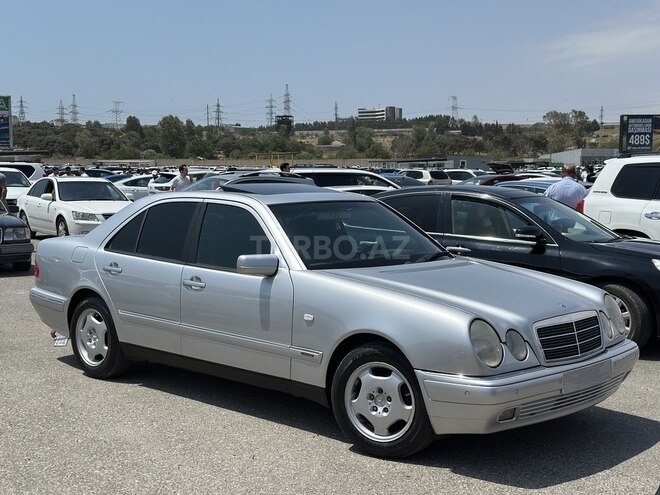 Mercedes E 240 1998, 326,000 km - 2.4 l - Bakı