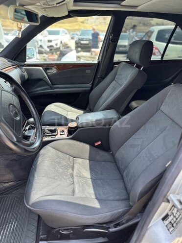 Mercedes E 240 1998, 326,000 km - 2.4 l - Bakı