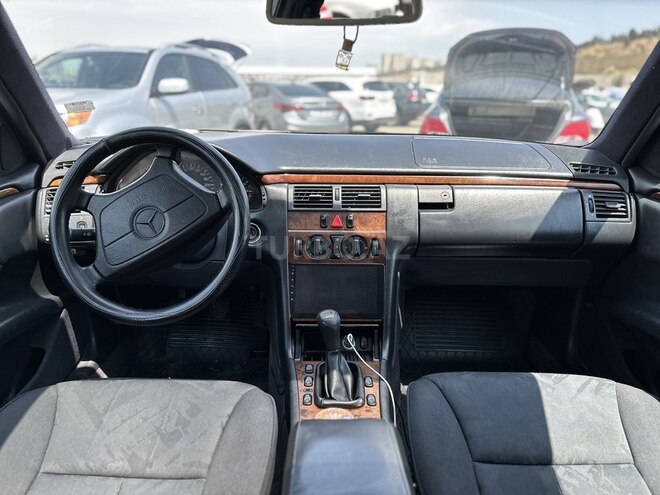 Mercedes E 240 1998, 326,000 km - 2.4 l - Bakı