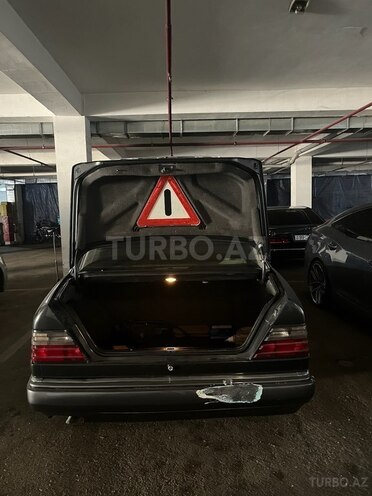 Mercedes E 220 1993, 333,330 km - 2.2 л - Bakı