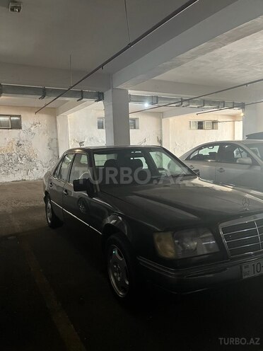 Mercedes E 220 1993, 333,330 km - 2.2 л - Bakı