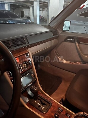Mercedes E 220 1993, 333,330 km - 2.2 л - Bakı