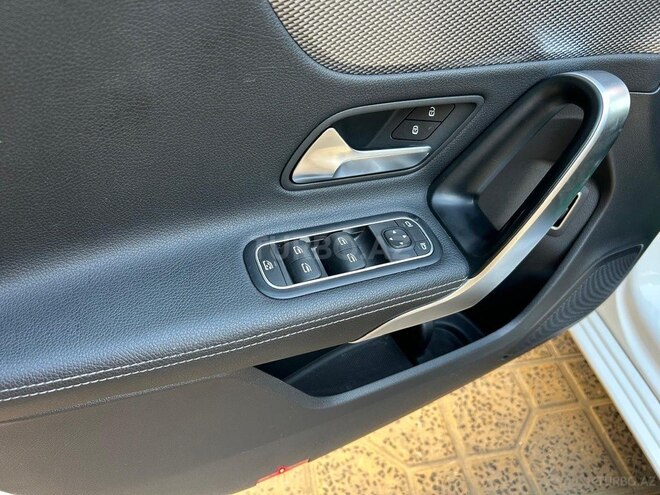 Mercedes A 250 e-12