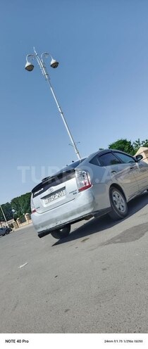 Toyota Prius-4