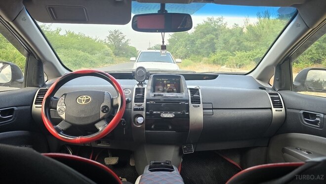 Toyota Prius-8
