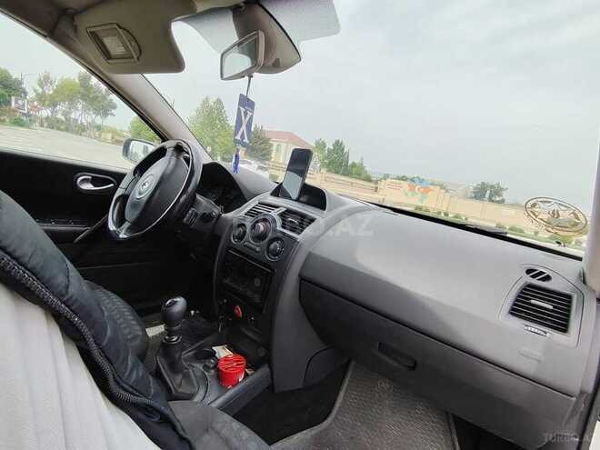 Renault Megane-8