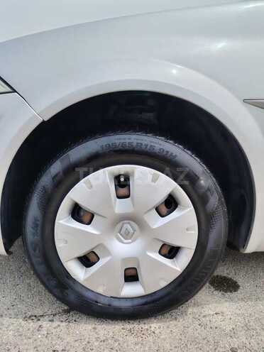 Renault Megane-11