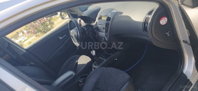 Kia  2008, 286,000 km - 1.4 l - Bakı