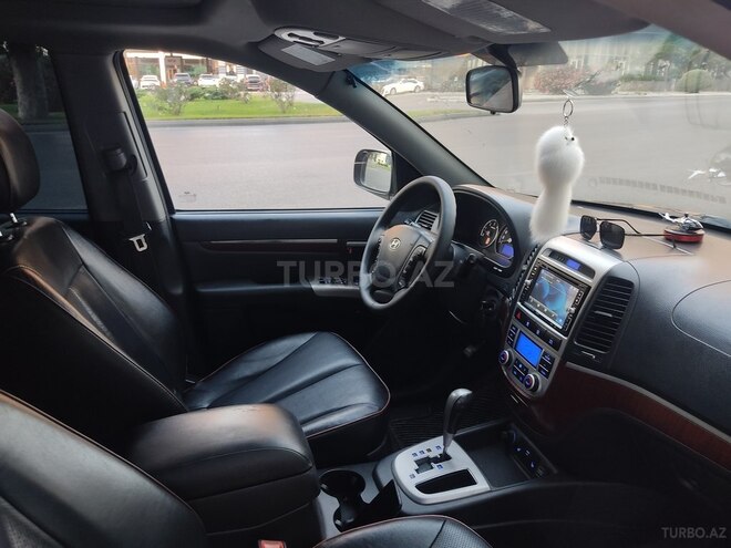 Hyundai Santa Fe-12