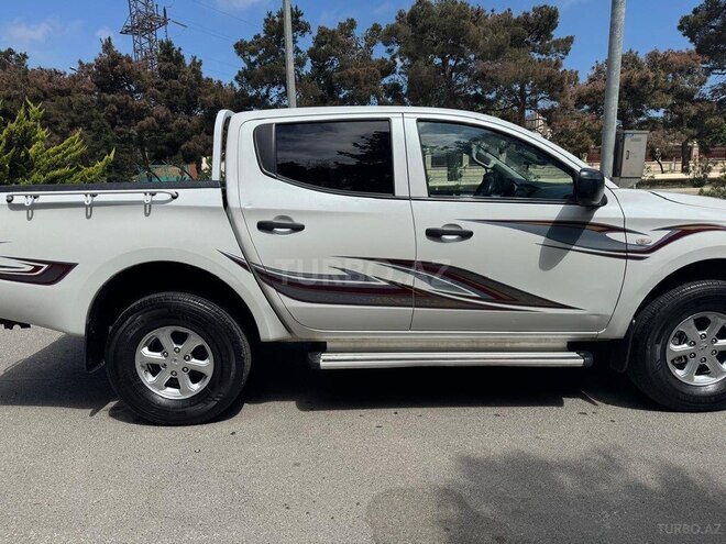 Mitsubishi L200 2016, 356,000 km - 2.4 l - Bakı