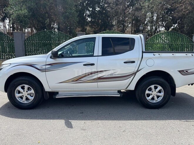 Mitsubishi L200 2016, 356,000 km - 2.4 l - Bakı