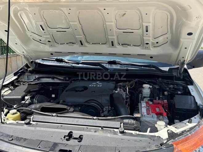 Mitsubishi L200 2016, 356,000 km - 2.4 l - Bakı