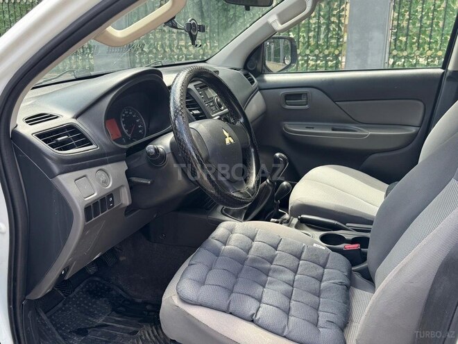 Mitsubishi L200 2016, 356,000 km - 2.4 l - Bakı
