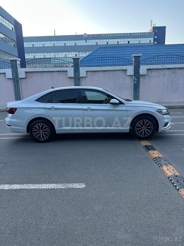 Volkswagen Jetta-4